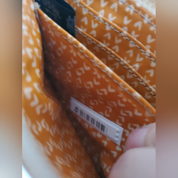 Fossil Key-per wristlet wallet zip around coated canvas 4”X6” leather strap - Picture 8 of 9